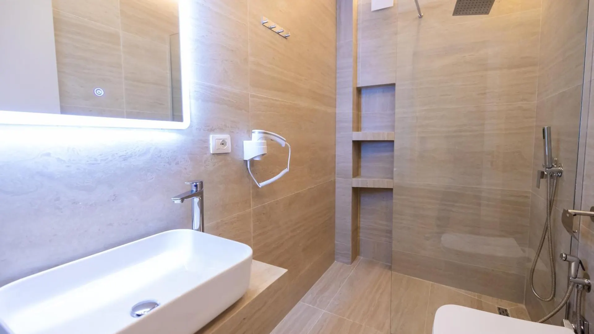 E'Lux Seaside Suites Vlora Apartamento Vlorë